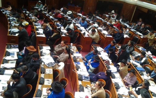 Exdiputados y exsenadores (2009-2015) pueden ser candidatos a Defensor del Pueblo 