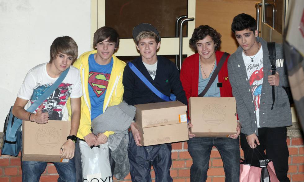 Los integrantes de One Direction en 2010. De izquierda a derecha: Liam Payne, Louis Tomlinson, Niall Horan, Harry Styles y Zayn Malik.