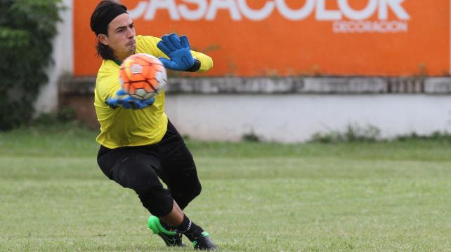Viscarra se entrena normal y su objetivo es recuperar el puesto de número 1. El cruceño tendrá que luchar con Argüello. Foto: Clovis de la Jaille %image_alt%