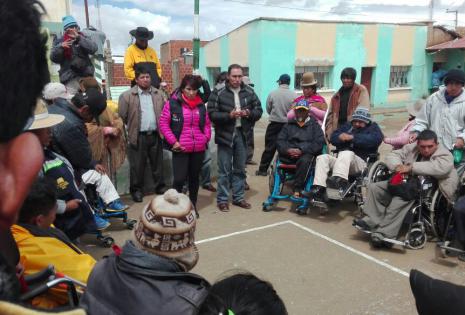 Las personas con discapacidad decidieron en asamblea no avanzar por el mal tiempo.
