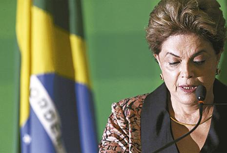 Dilma Rousseff compareció un día después de la votación. Su rostro lucía calmado y entristecido. El viernes denunció golpe ante la ONU
