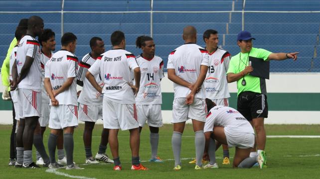 Este lunes el equipo se entrenó en el estadio Édgar Peña Gutiérrez. Foto. Clovis de la Jaille %image_alt%