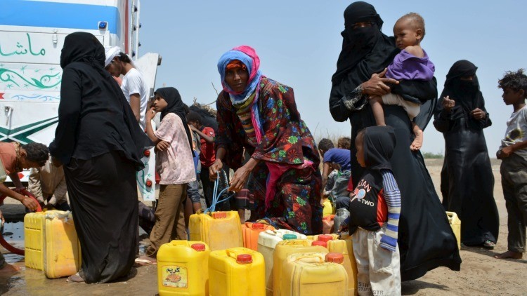 Distribución del agua potable en Yemen