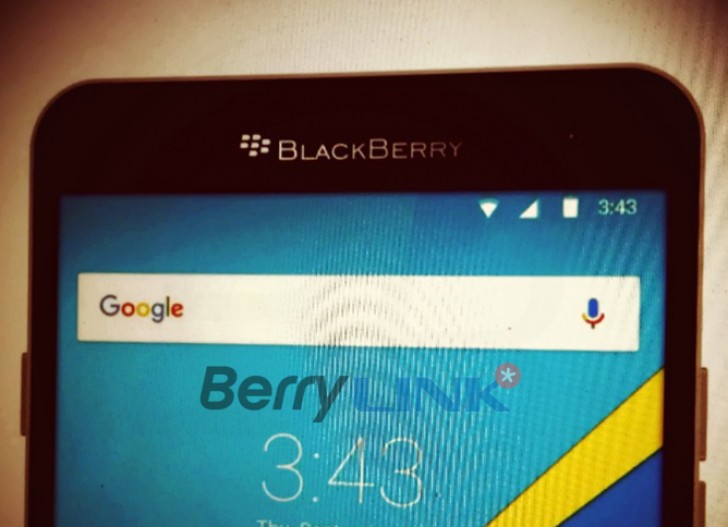 blackberry-gama-media2