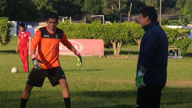 Ambos porteros trabajaron a la par en el entrenamiento del jueves en la sede de la academia. Foto: Pablo Cambará %image_alt%