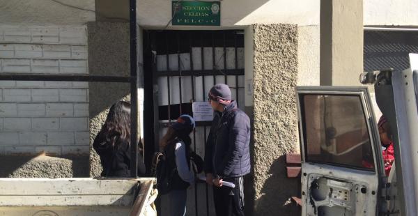 Los estudiantes están detenidos en la Felcc en La Paz