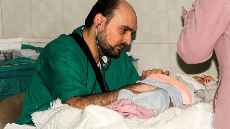 El pediatra Mohamed Maaz, en su hospital de Alepo el 20 de febrero