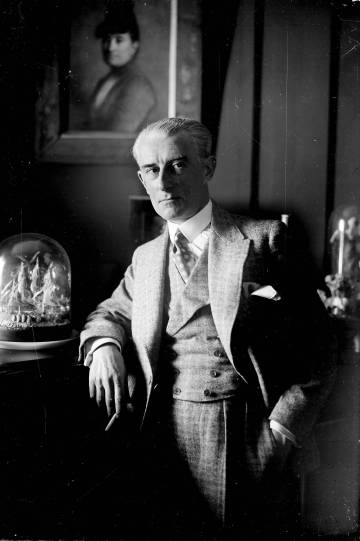 El compositor francés Maurice Ravel, en su casa, hacia 1925. El compositor francés Maurice Ravel, en su casa, hacia 1925.