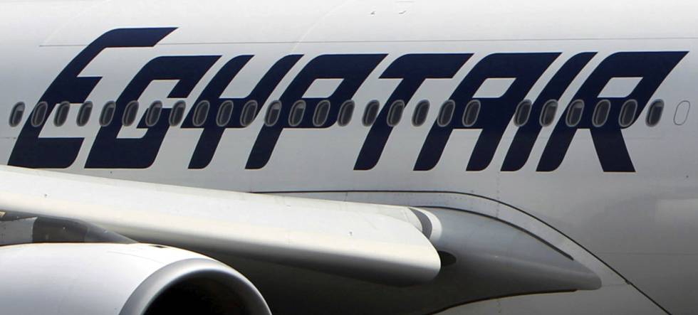 Un avión de EgyptAir entre París y El Cairo desaparece del radar con 69 personas a bordo