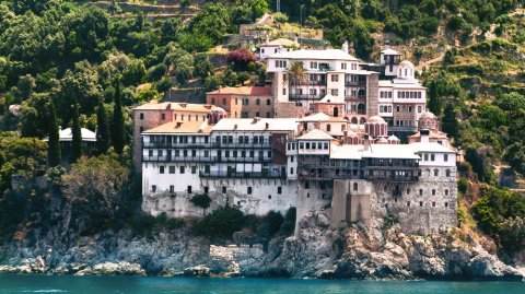 Debido a su auto aislamiento, Monte Athos posee un paisaje que no alteró la civilización.