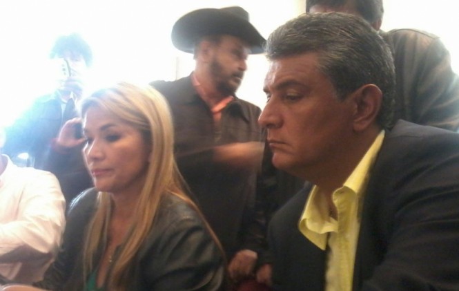 Fiscalía abre otro proceso contra Ernesto Suárez y su esposa por legitimación de ganancias ilícitas Fiscalía abre otro proceso contra Ernesto Suárez y su esposa por legitimación de ganancias ilícitas