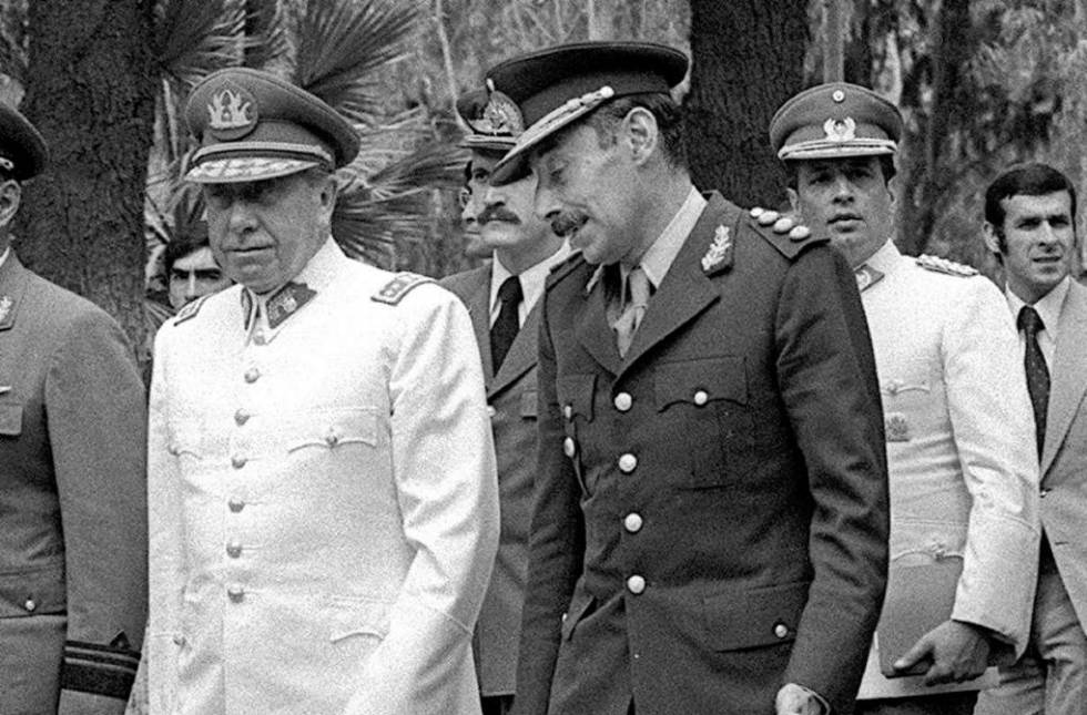 Los dictadores Augusto Pinochet (Chile) y Jorge Videla (Argentina) Los dictadores Augusto Pinochet (Chile) y Jorge Videla (Argentina)