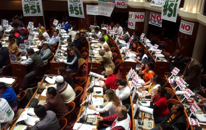 La oposición rechaza abrir la Constitución para evitar que se introduzca la repostulación La oposición rechaza abrir la Constitución para evitar que se introduzca la repostulación