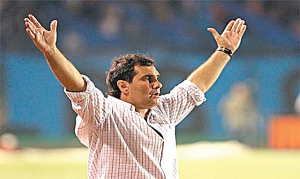 EDGARDO MALVESTITI DIRIGE A NACIONAL POTOSÍ EN EL ESTADIO DE SANTA CRUZ. TROME.PE