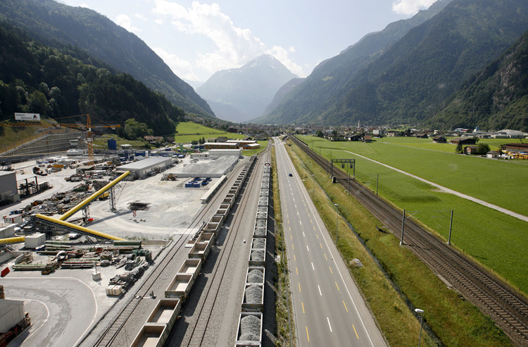 La vista general de Erstfeld (Suiza), 16 de julio de 2009.
