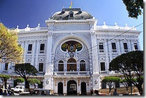 250px-Palacio_de_la_Prefectura_de_Chuquisaca_(Sucre_-_Bolivia)
