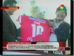 EVOentregadineroaequipodefutboldecbba2