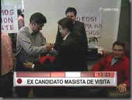 ROBERTOFERNANDEZvisitoahuelguistas2