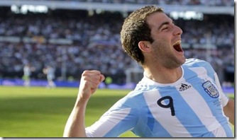 Higuain-Monumental