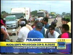 4CAÑADASbloqeuoenprotestaporgasolinazo1