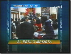 NIÑOSconelpuñoenalto3