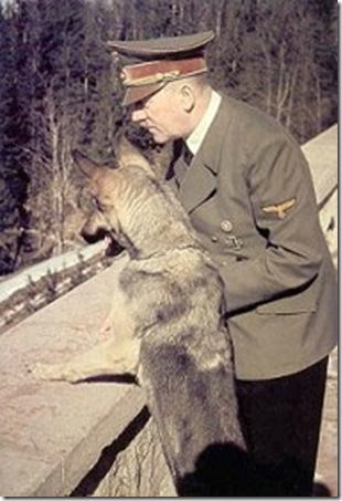 Hitler-con-su-perro-Blondi