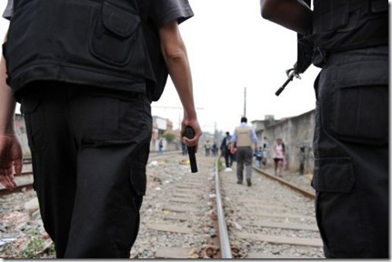 POLICÍAS