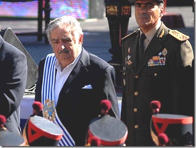 mujica militares