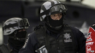 110523221204_sp_policia_mexico_304x171_ap