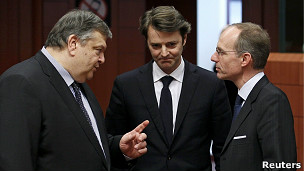 120221043849_finance_ministers_eurozone_304x171_reuters