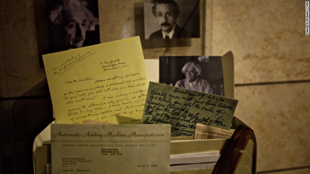 einstein-papers-story-top