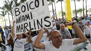 120410190713_boicot_304x171_reuters_nocredit