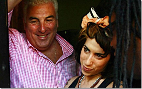 mitch_y_amy_winehouse