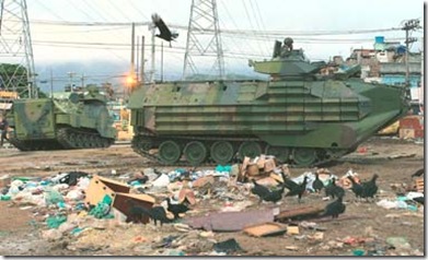 POLICÍA OCUPA SIN RESISTENCIA PELIGROSO COMPLEJO DE FAVELAS DE RÍO DE JANEIRO