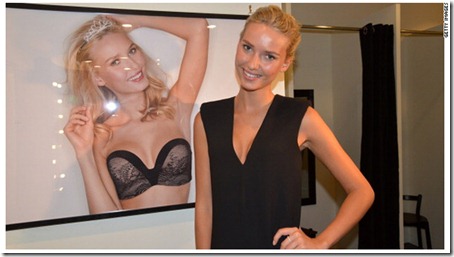 La modelo eslovaca Adriana Cernanova es la imagen de la campaña publicitaria de la marca de lencería La modelo eslovaca Adriana Cernanova es la imagen de la campaña publicitaria de la marca de lencería