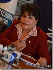 Remates-presidenta_aduana_nacional_marlene_ardaya_y_presidente_camara_de_comercio_oscar_calle_820121113