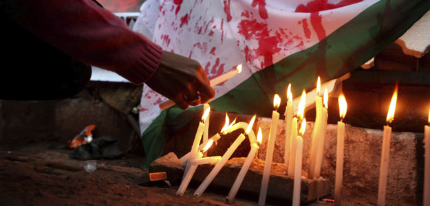 LA VÍCTIMA DE LA VIOLACIÓN QUE ENFURECIÓ A LA INDIA SIGUE EN ESTADO CRÍTICO LA VÍCTIMA DE LA VIOLACIÓN QUE ENFURECIÓ A LA INDIA SIGUE EN ESTADO CRÍTICO