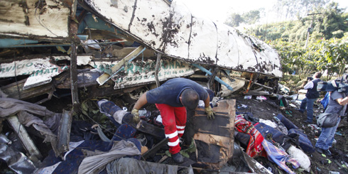 Accidente de bus en vía Bogotá - Girardot