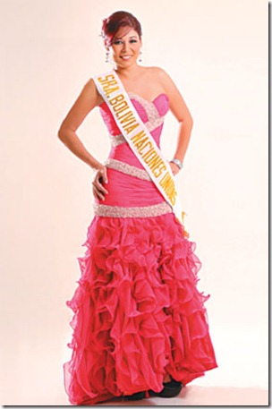 Isabel Miyausuki está en Jamaica participando en el concurso Señora Naciones Unidas 2012.