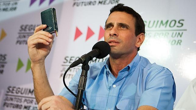 Capriles revisará el nombramiento de Jaua para saber si lo firmó Maduro 