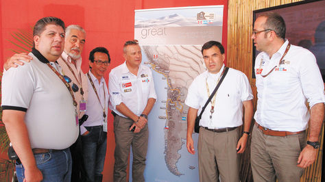 En Lima. De izquierda a derecha: Juan Carlos Pacheco, Armin Franulic, Pablo Groux, Etienne Lavigne, Juan Ramón Quintana y Gregory Murac, tras la reunión en Lima.