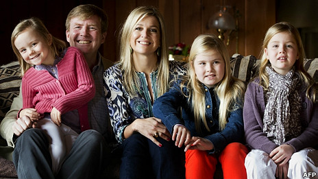 Máxima junto a su esposo, el príncipe Willem-Alexander, y sus hijas Ariane, Amalia y Alexia.