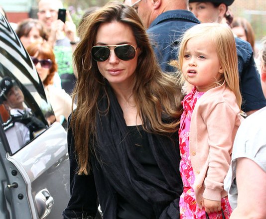 Angelina Jolie con su hija Vivienne