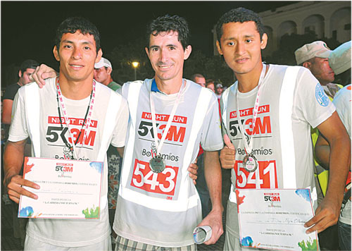 Campeones. Los Aduladazos Daniel Pedraza, Miguel Becerra y Juan de Dios Mejía ganaron esta competencia en la categoría comparsa 