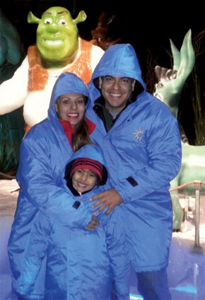 La familia unida. En una vacación por Inglaterra, Romy, David y Adrianita. Disfrutando de estar juntos.