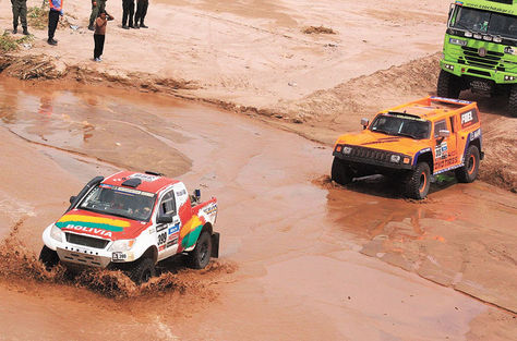 Dakar. El carro conducido por el piloto nacional Marco Bulacia, durante la edición de este año.