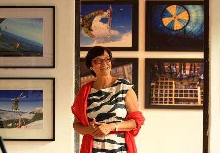 Milena Smit, es la Embajadora de Eslovenia en Brasil que llegó a Bolivia para apreciar la exhibición./Lesly Moyano.