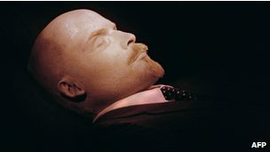 El cuerpo embalsamado de Vladimir Ilyich Lenin