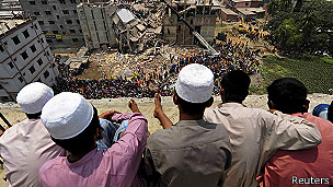 Mirando los escombros