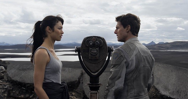 foto-tom-cruise-y-olga-kurylenko-en-oblivion